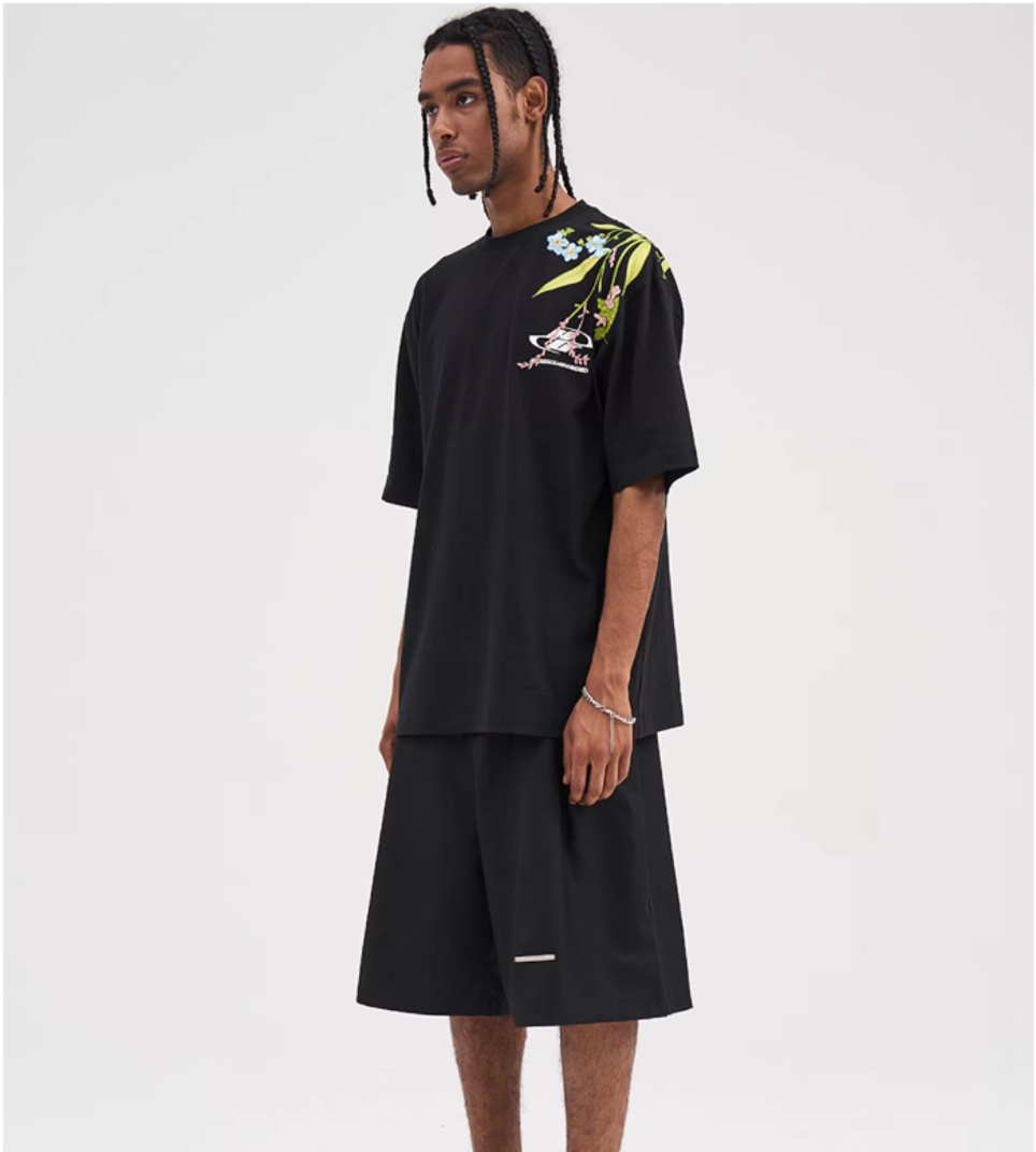 Kortærmet T-shirt med broderede blomster