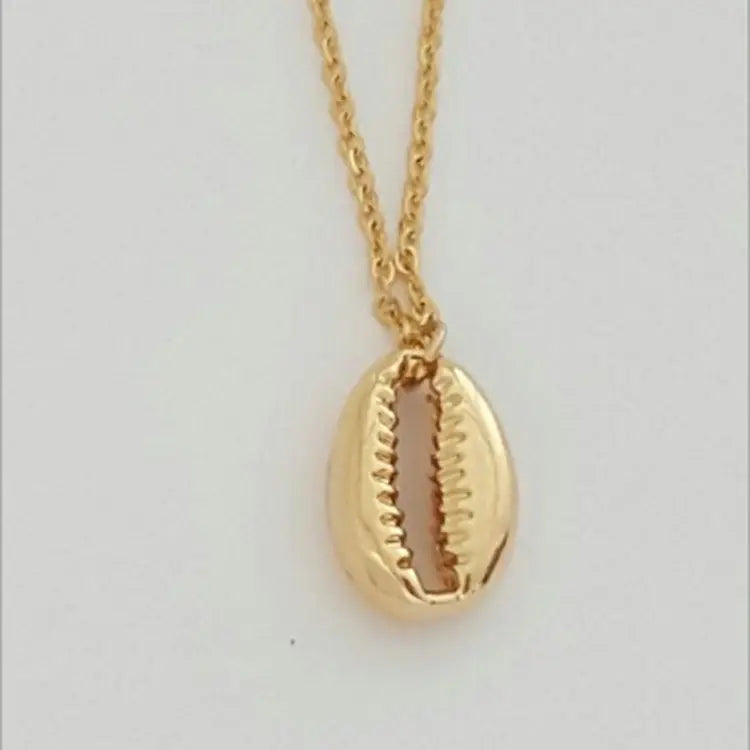 Gold-Plated Shell Necklace with Pendant
