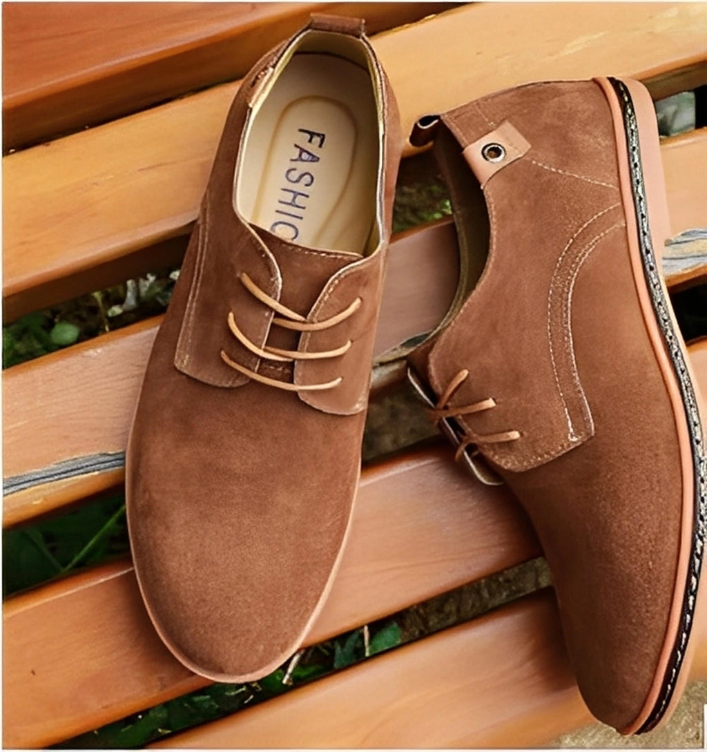 Casual snøresko i ruskind til mænd.