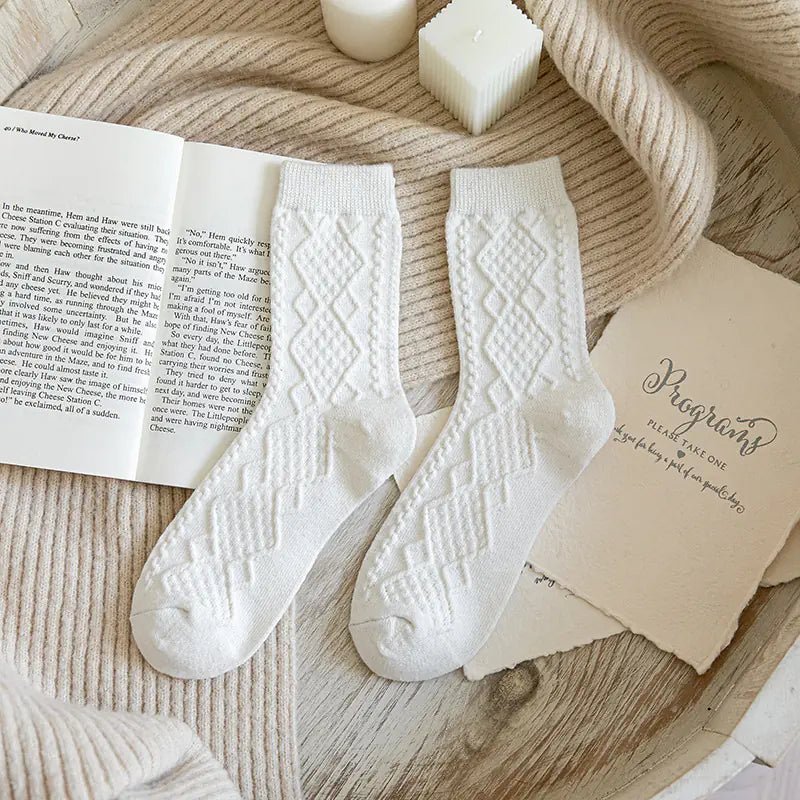 Classic Patterned Wool Socks in Solid Colors - StilNord