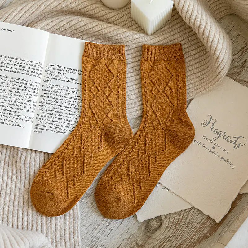 Classic Patterned Wool Socks in Solid Colors - StilNord