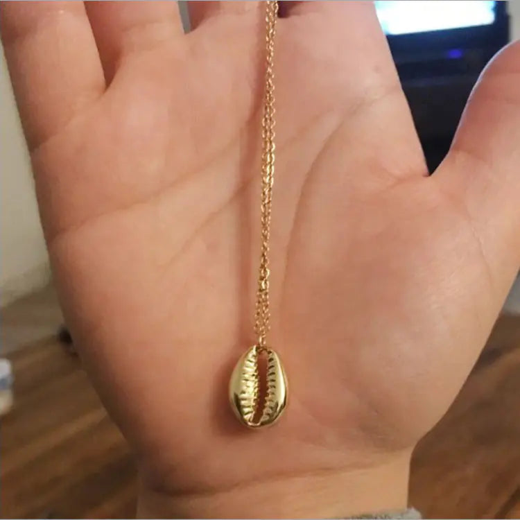 Gold-Plated Shell Necklace with Pendant