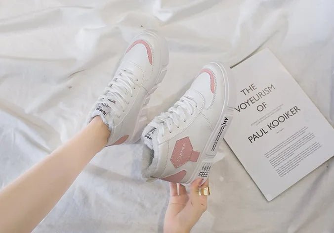 Højtoppe sportsko med blødt foer, hvide sneakers - StilNord