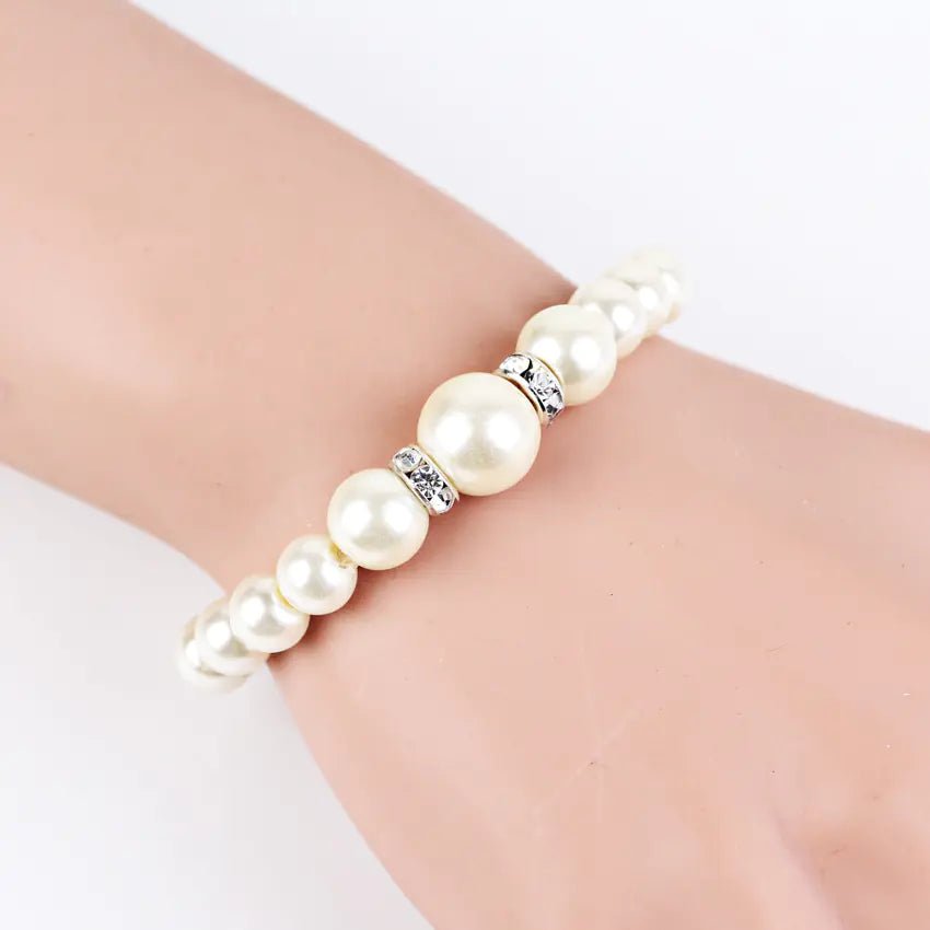 Hvid perle halskæde, øreringe og armbåndsæt. - StilNord