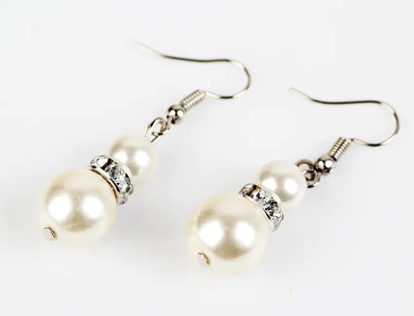 Hvid perle halskæde, øreringe og armbåndsæt. - StilNord