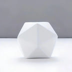 Icosphere-skulptur – kreativ nordisk keramisk dekorationsfigur