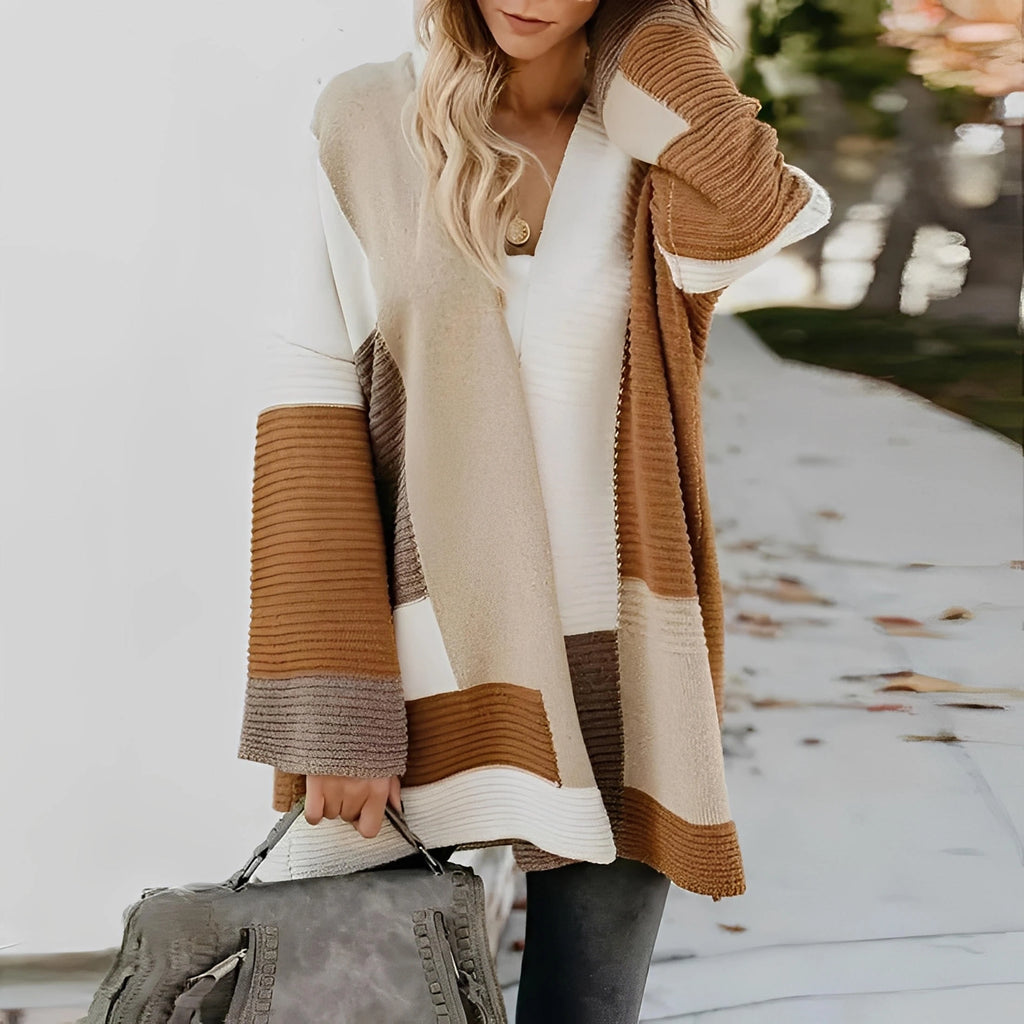 Kvinde plus-size farveblokstrikkede cardigan.