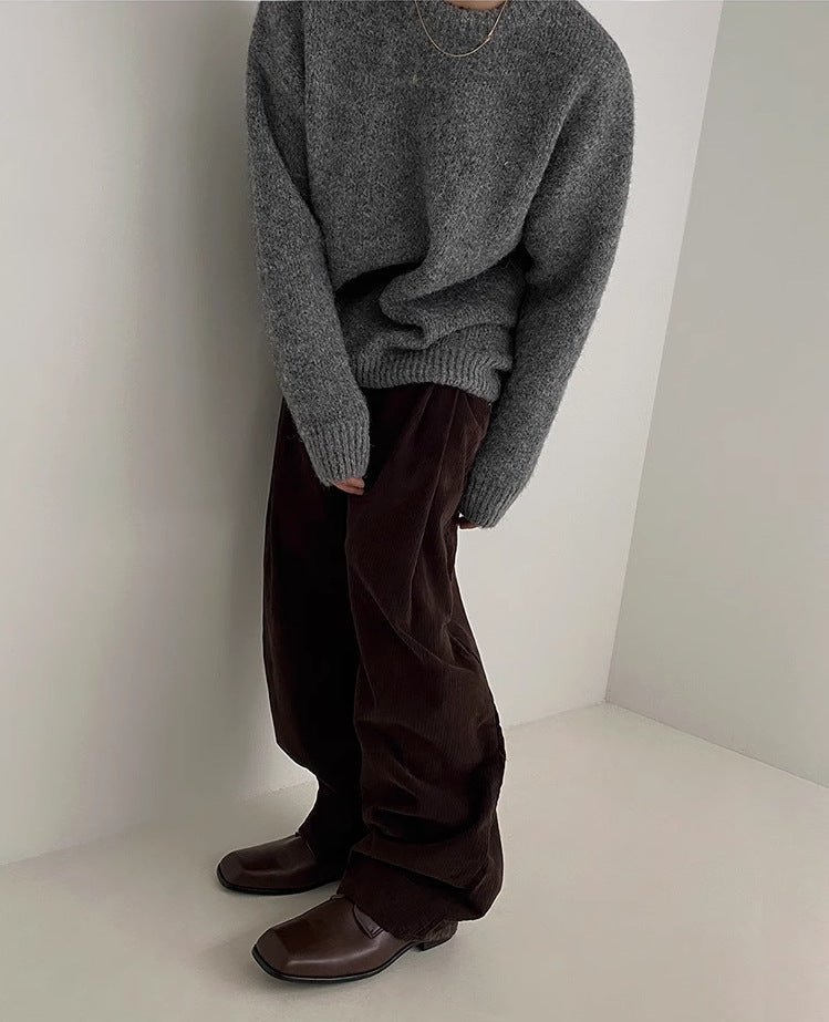 Løstsiddende sweater med drop - skulder og rund hals - StilNord