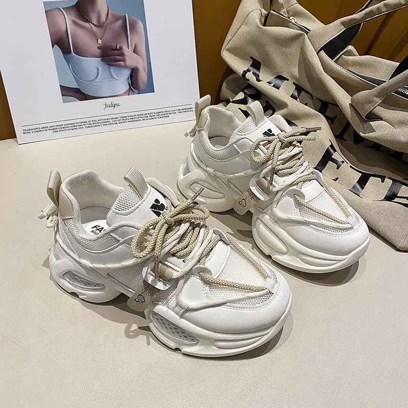 Moderne damesportsko med tyk sål og casual stil - StilNord