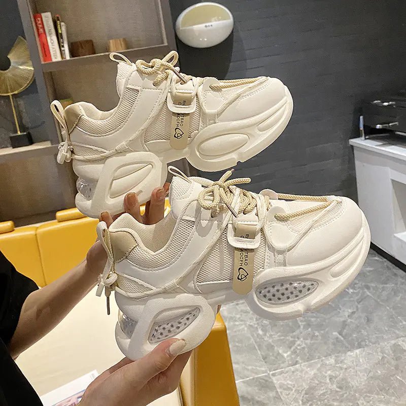 Moderne damesportsko med tyk sål og casual stil - StilNord