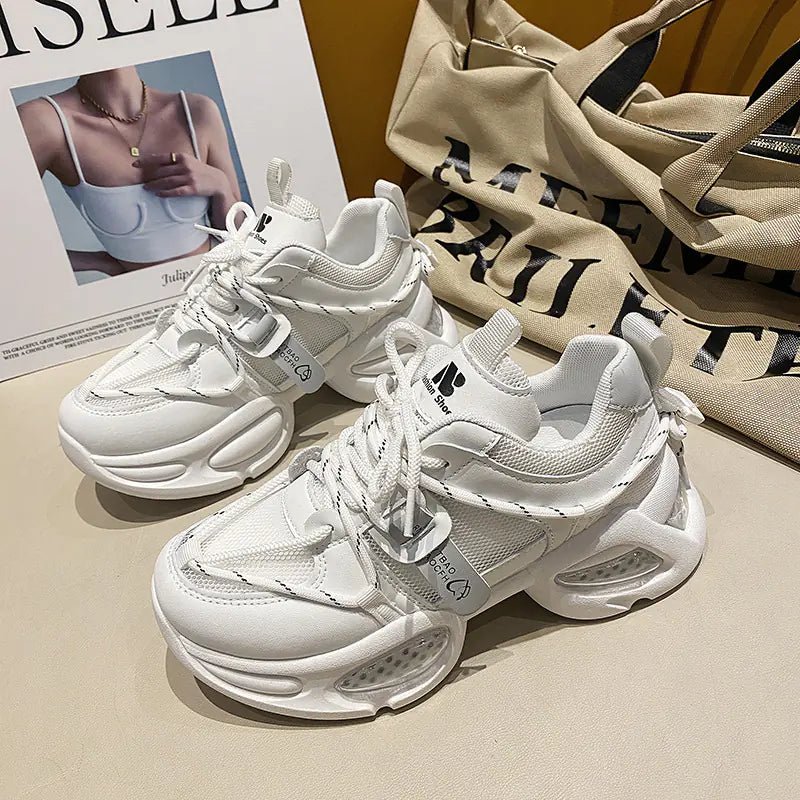 Moderne damesportsko med tyk sål og casual stil - StilNord