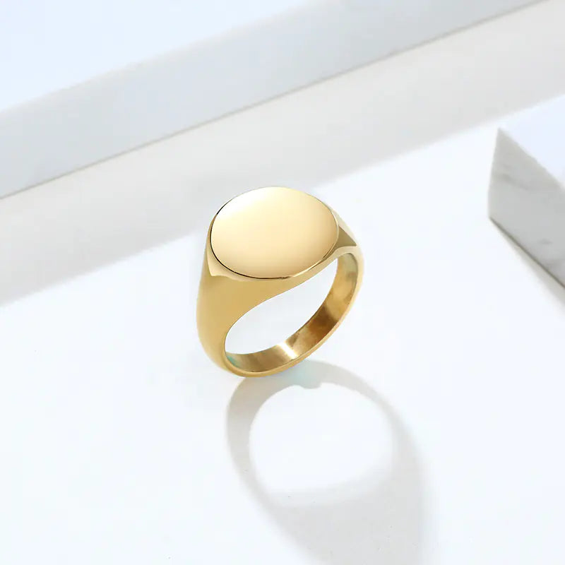 Trendy minimalistisk street-style ring i poleret titanium