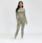 Seamless Sports Long Sleeve Yoga Set with Leggings - StilNord