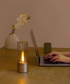 Smart stearinlys-lampe til hyggestemning på soveværelsesnatbordet